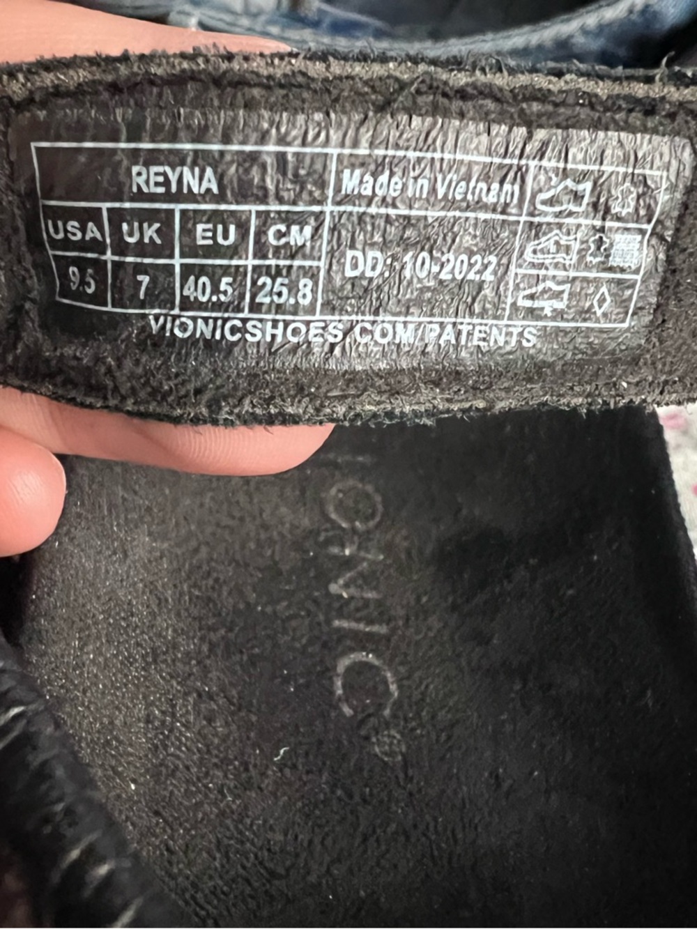 MAKE AN OFFER - VIONIC Phoenix Reyna Black Leather Platform Crisscross Sandal - Picture 6 of 8